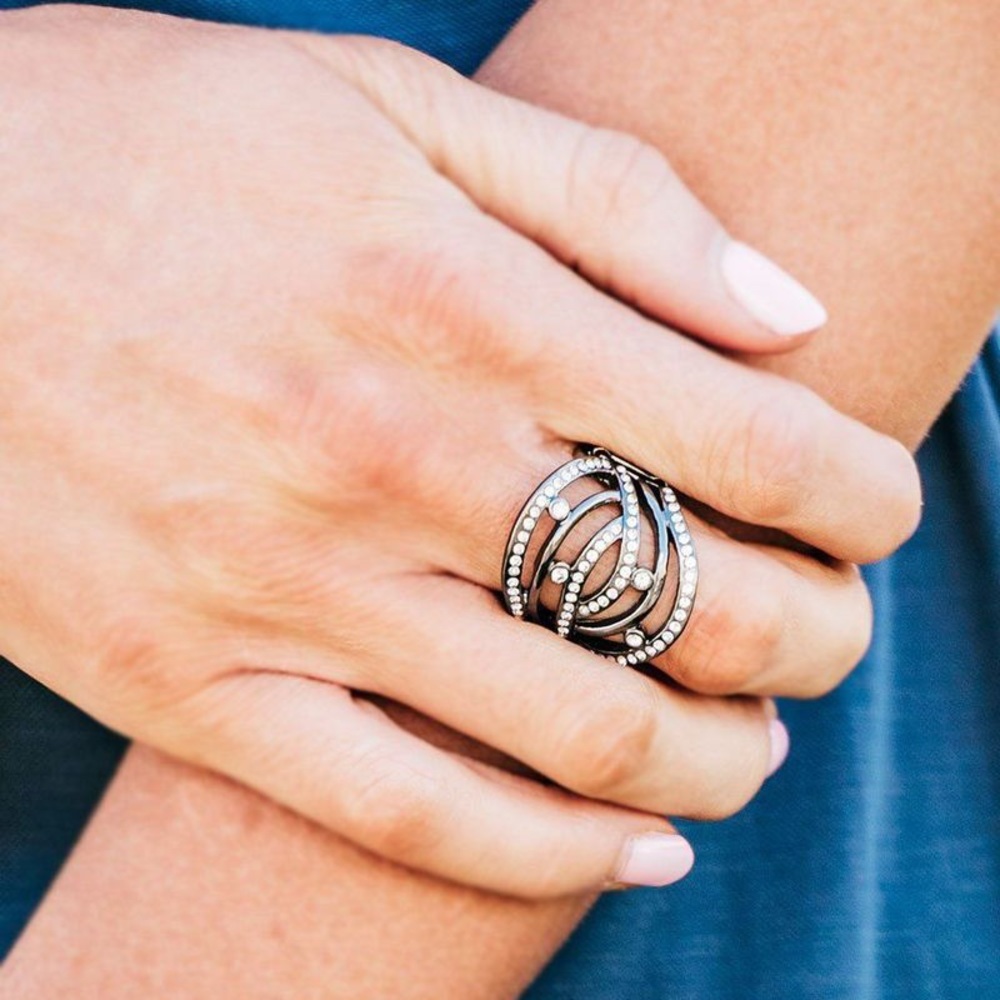Paparazzi ‘Cosmic Compass’ Ring